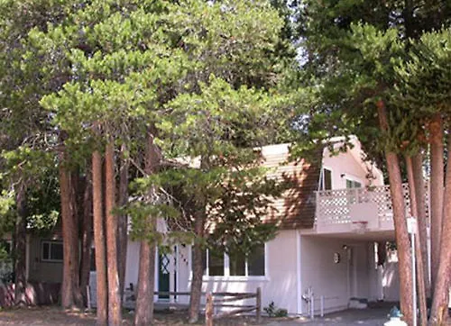 1247 Lester Street 南太浩湖